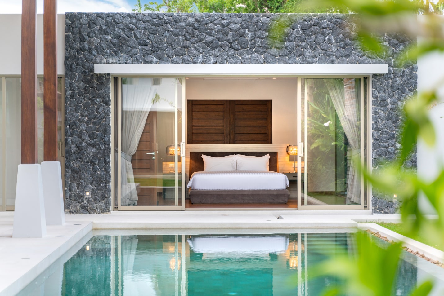 phuket-luxury-tropical-villas-sale-3-4-bed-4