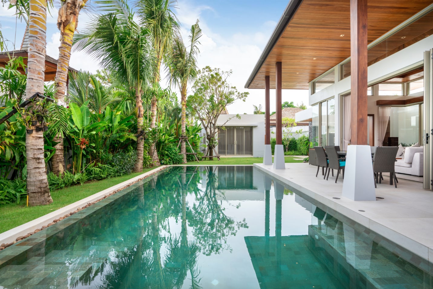 phuket-luxury-tropical-villas-sale-3-4-bed-3
