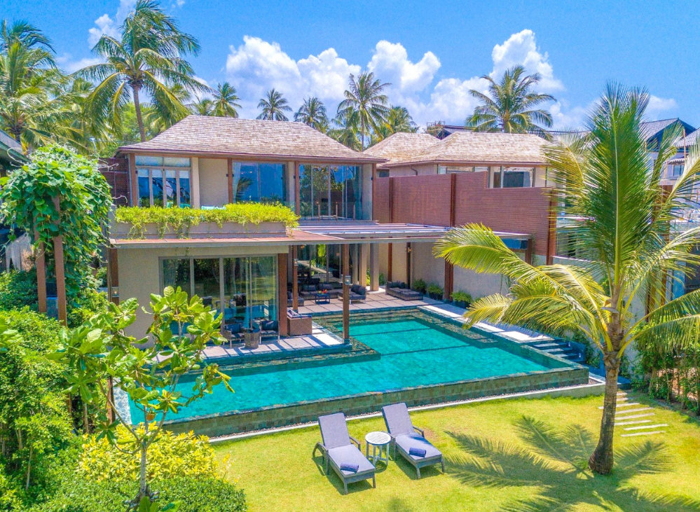 beachfront-villa-for-sale-in-phuket-natai-1