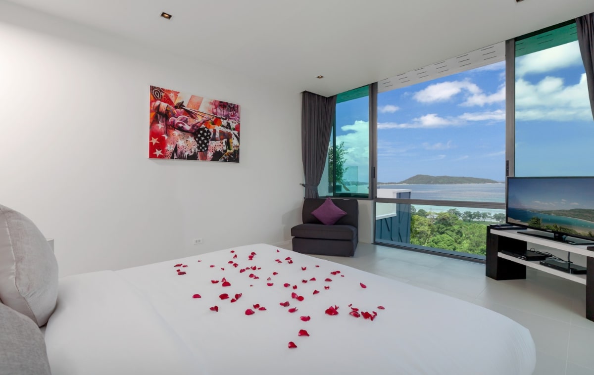 phuket-luxury-villa-for-sale-kalim-13