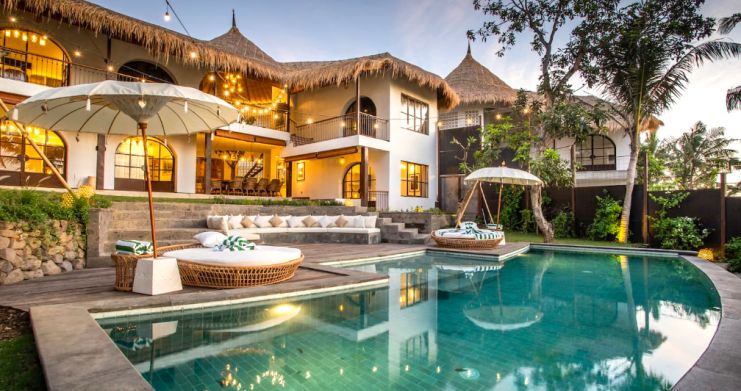 luxury-villa-resort-for-sale-in-bali-canggu- thumb 1