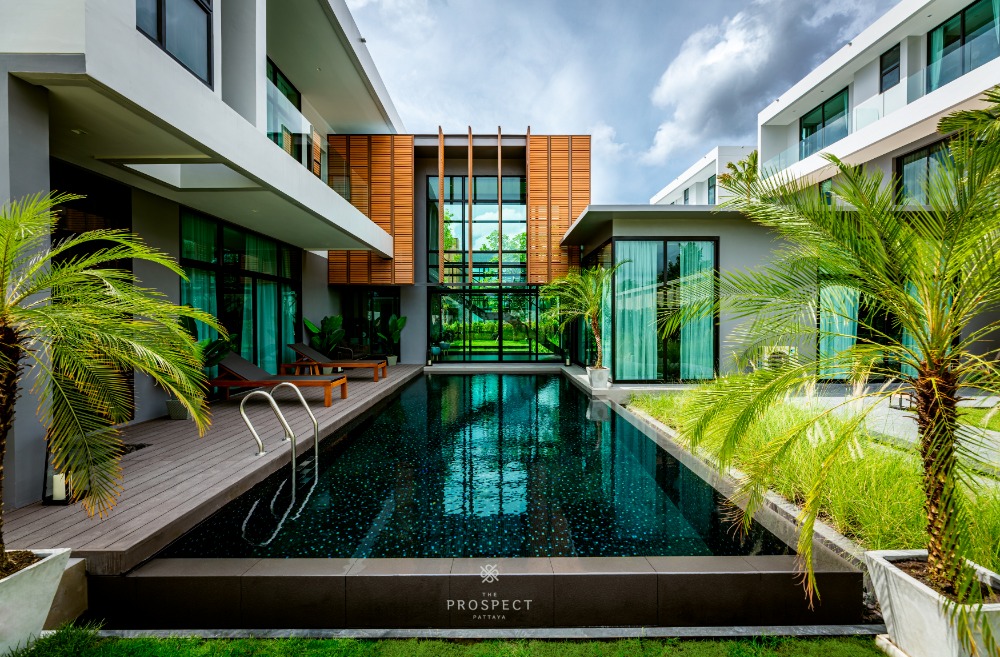 pattaya-luxury-villas-for-sale-in-chonburi-11