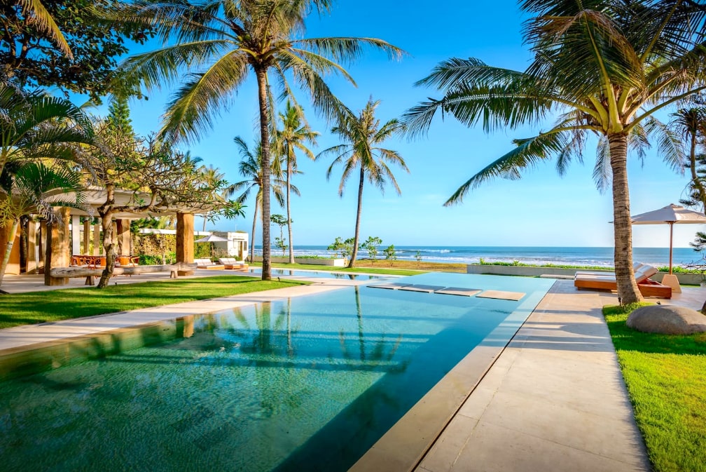 luxury-beachfront-villa-for-sale-in-bali-2