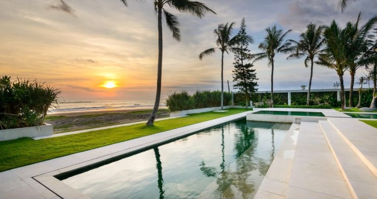 luxury-beachfront-villa-for-sale-in-bali- thumb 16