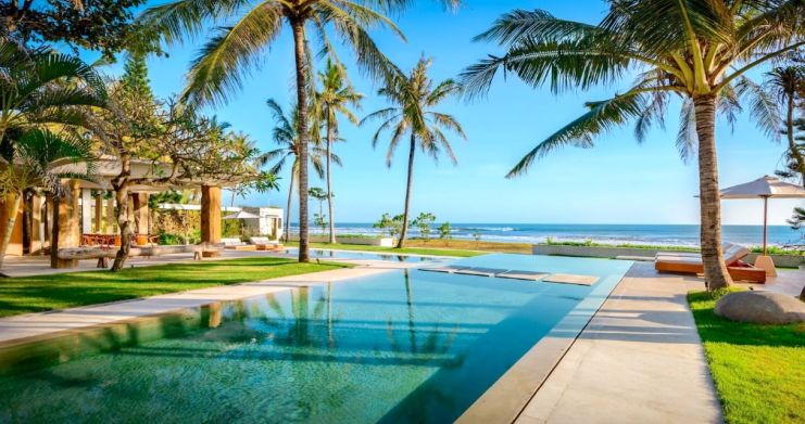 luxury-beachfront-villa-for-sale-in-bali- thumb 2