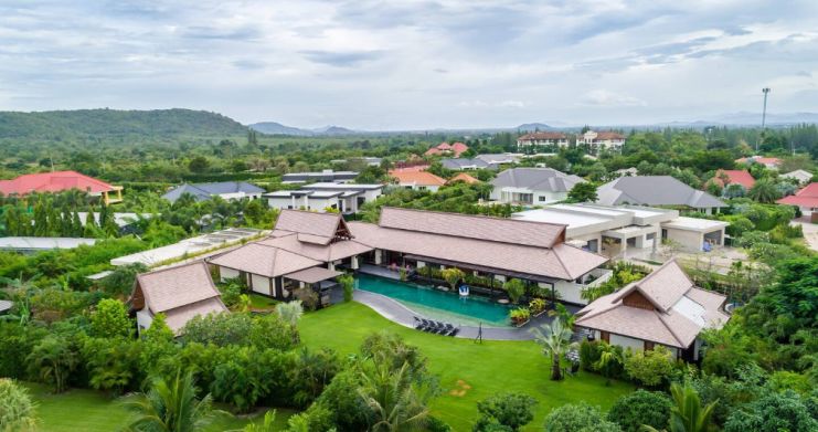 luxury-villa-for-sale-in-hua-hin-6-bed- thumb 19
