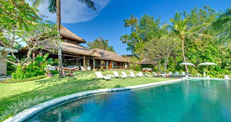 balinese-beachfront-villa-for-sale-bali-canggu- thumb 2