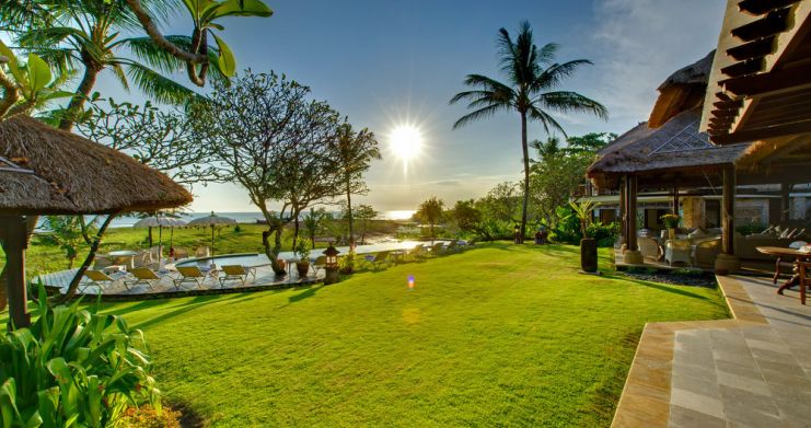 balinese-beachfront-villa-for-sale-bali-canggu- thumb 16