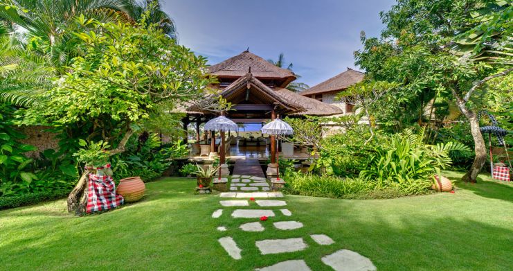 balinese-beachfront-villa-for-sale-bali-canggu- thumb 14